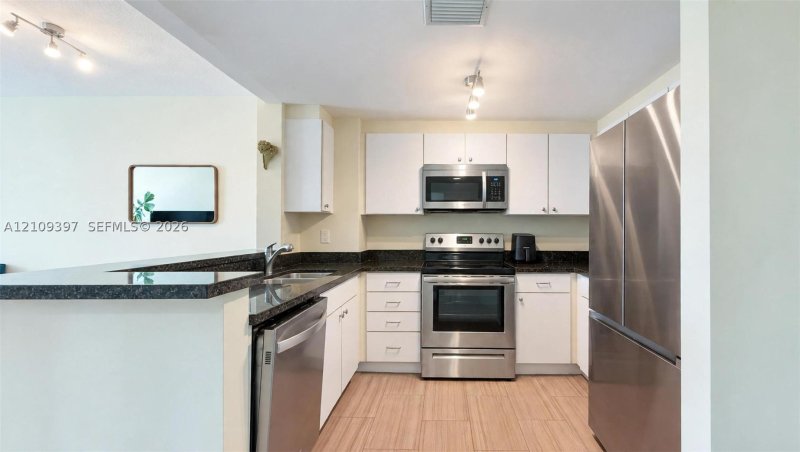 Property photo # 6