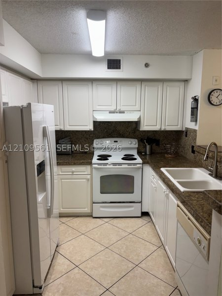 Apartment for rent at Turnberry On The Green 9506