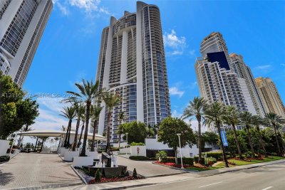Trump Royale Apt #3402
