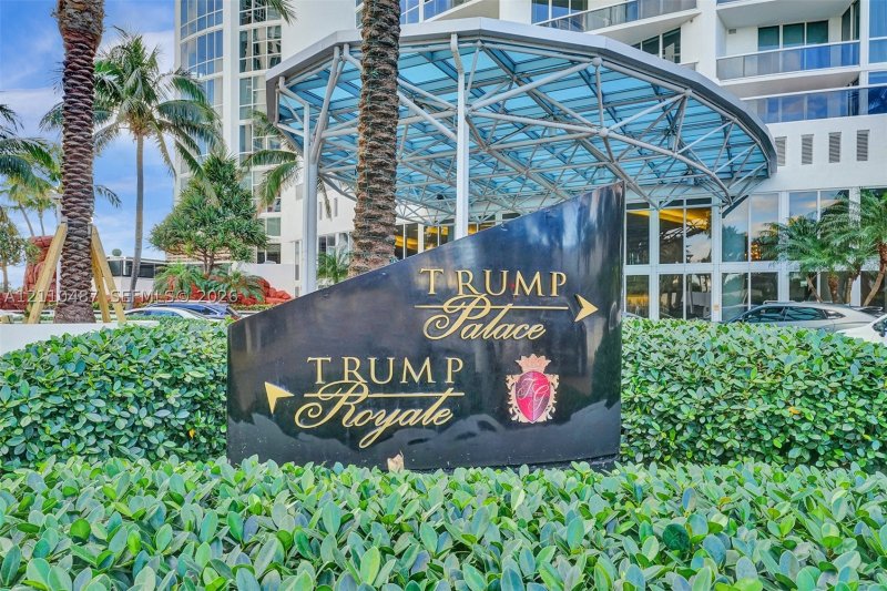 Condo for sale at Trump Royale 3402