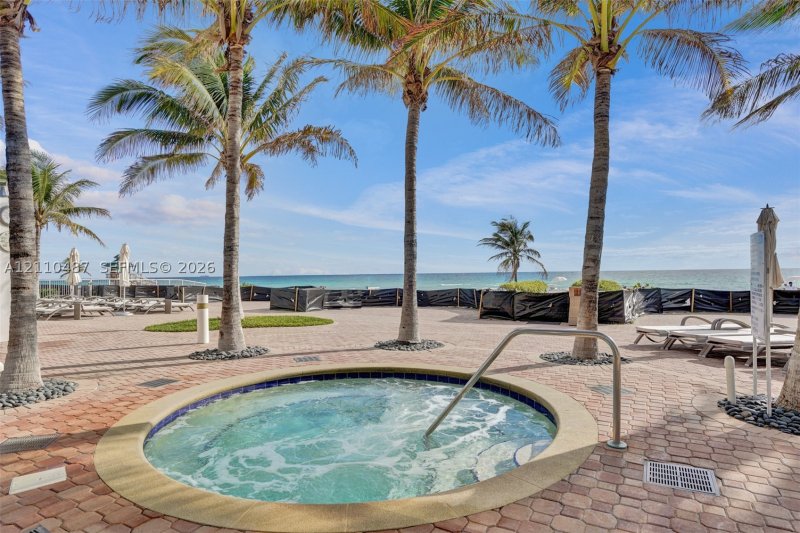 Condo for sale at Trump Royale 3402