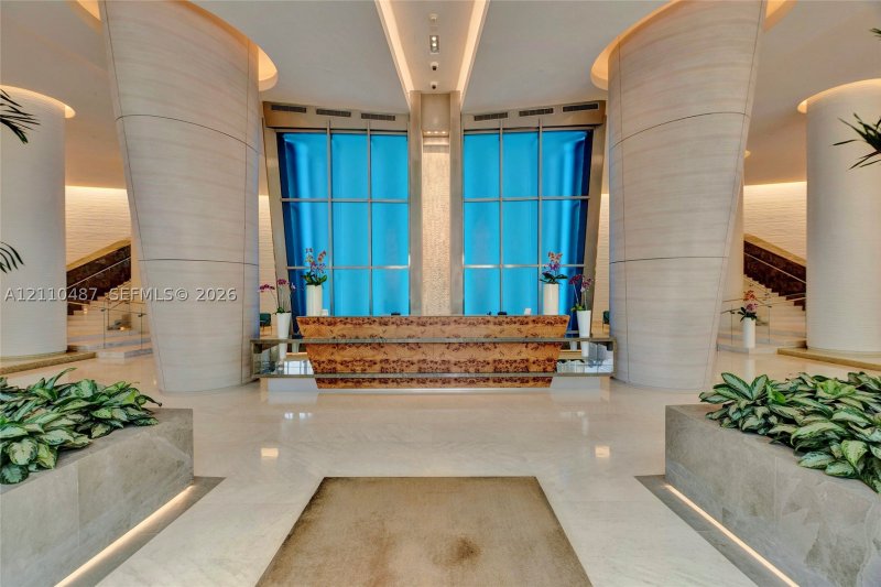 Condo for sale at Trump Royale 3402