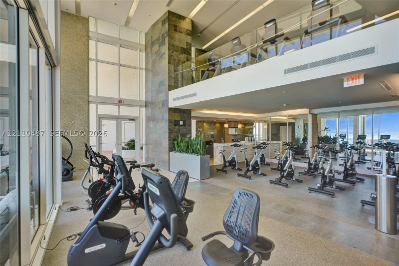 Condo for sale at Trump Royale 3402
