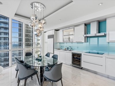 Comprar apartamento en Trump Tower Three 2901