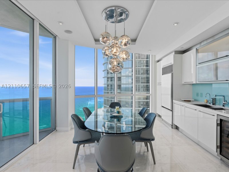 Comprar apartamento en Trump Tower Three 2901