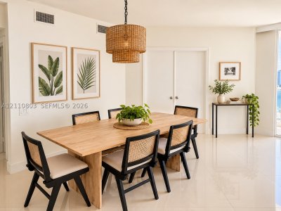 Comprar apartamento no Courvoisier Courts 2412
