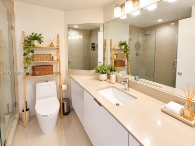Comprar apartamento no Courvoisier Courts 2412