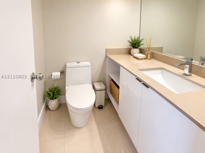 Comprar apartamento no Courvoisier Courts 2412