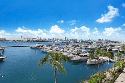 Comprar apartamento no Yacht Club at Portofino TH-8