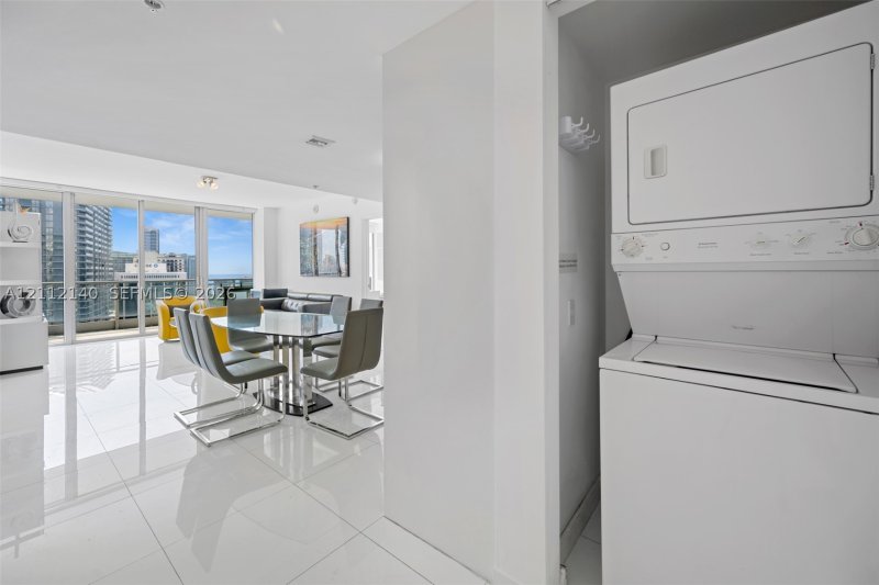 Aluguel de apartamento no Mint at Riverfront 3303