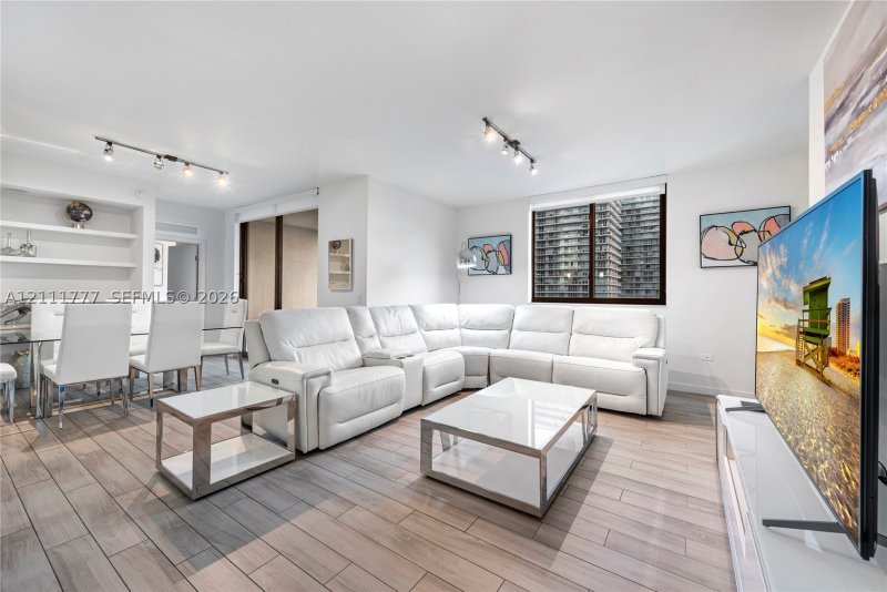 Condo for sale at Nine at Mary Brickell Village 2204