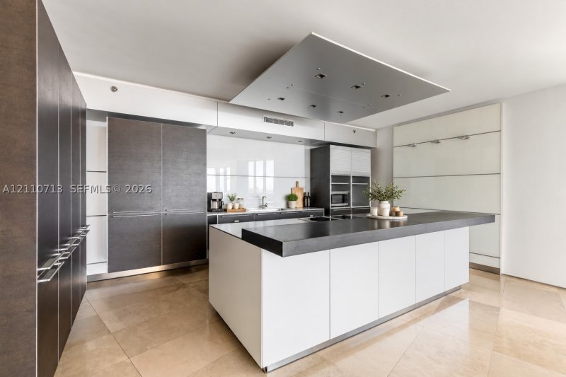 Condo for sale at Murano Grande 2101
