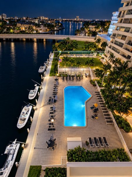 Comprar apartamento no East Point Towers 1121