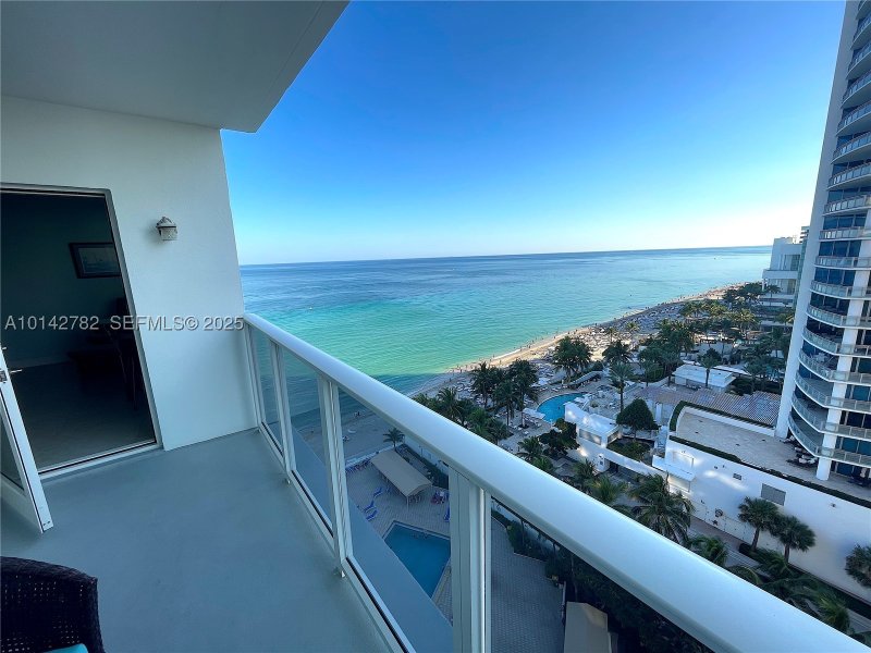 Alquiler de apartamento en Alexander Towers 1415