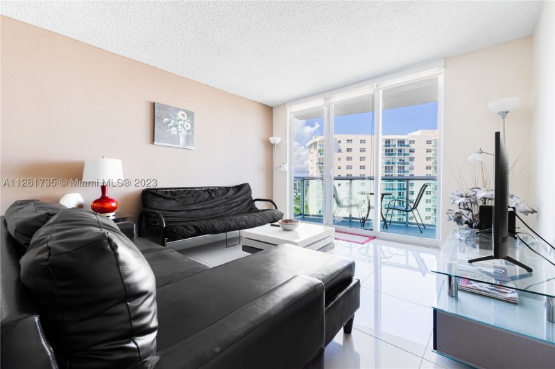 Condo for sale at Tides Hollywood Beach 11C