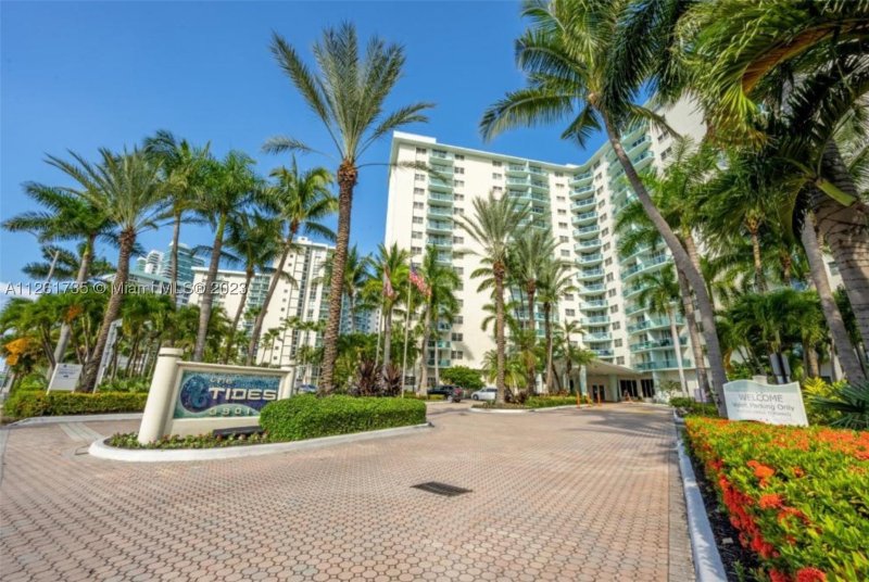 Condo for sale at Tides Hollywood Beach 11C