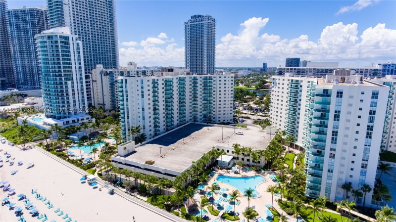 Condo for sale at Tides Hollywood Beach 11C