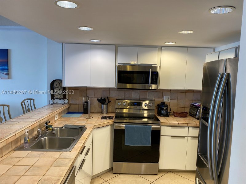 Condo for sale at Sea Air Towers 1521