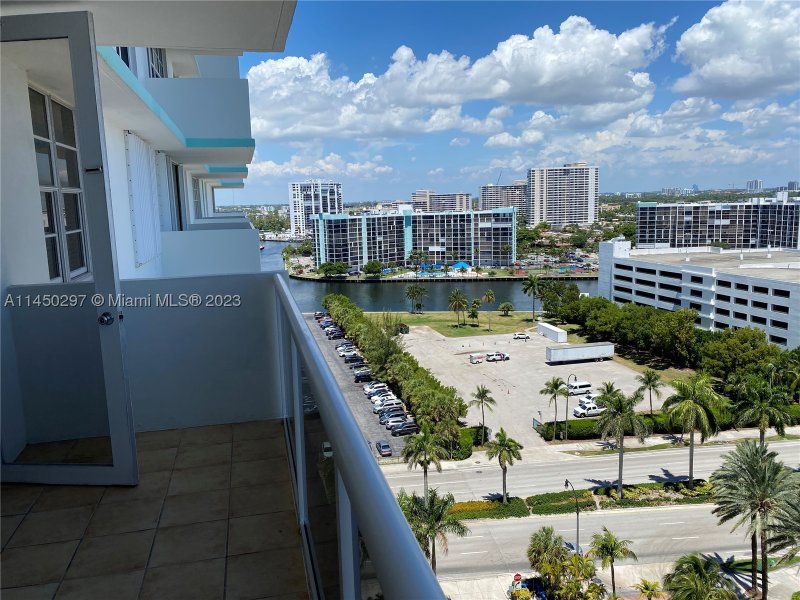 Condo for sale at Sea Air Towers 1521