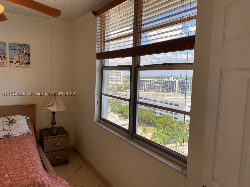 Condo for sale at Sea Air Towers 1521