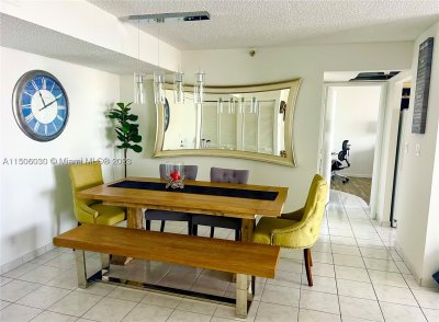 Comprar apartamento no Winston Towers 702