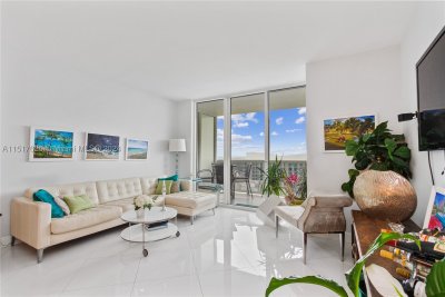 Aluguel de apartamento no Beach Club Two UP5010