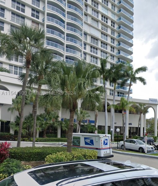 Condo for sale at Hallmark of Hollywood G7