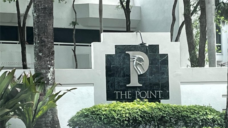 Comprar apartamento en North Tower at The Point PH09
