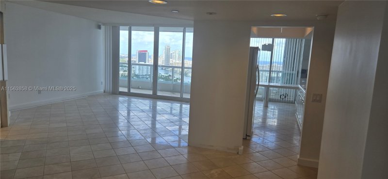 Comprar apartamento en North Tower at The Point PH09