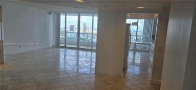Comprar apartamento en North Tower at The Point PH09