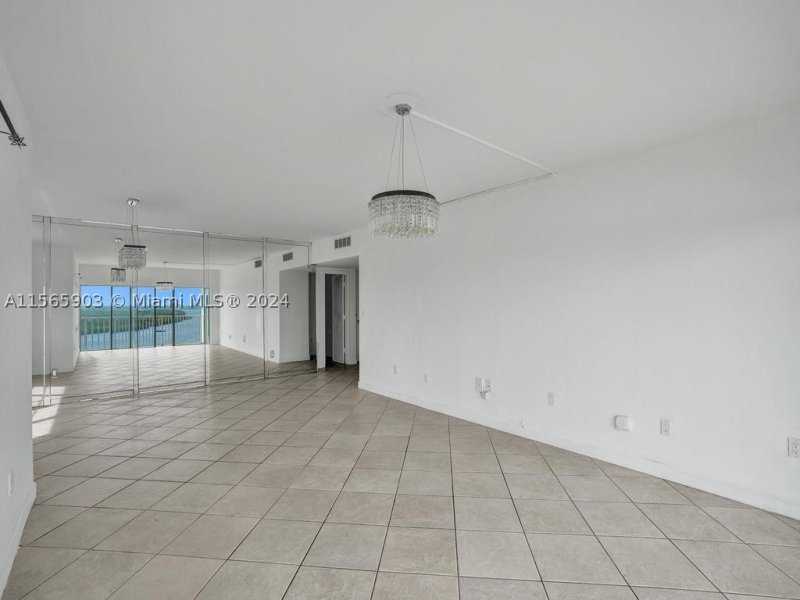 Apartment for rent at Arlen House 906