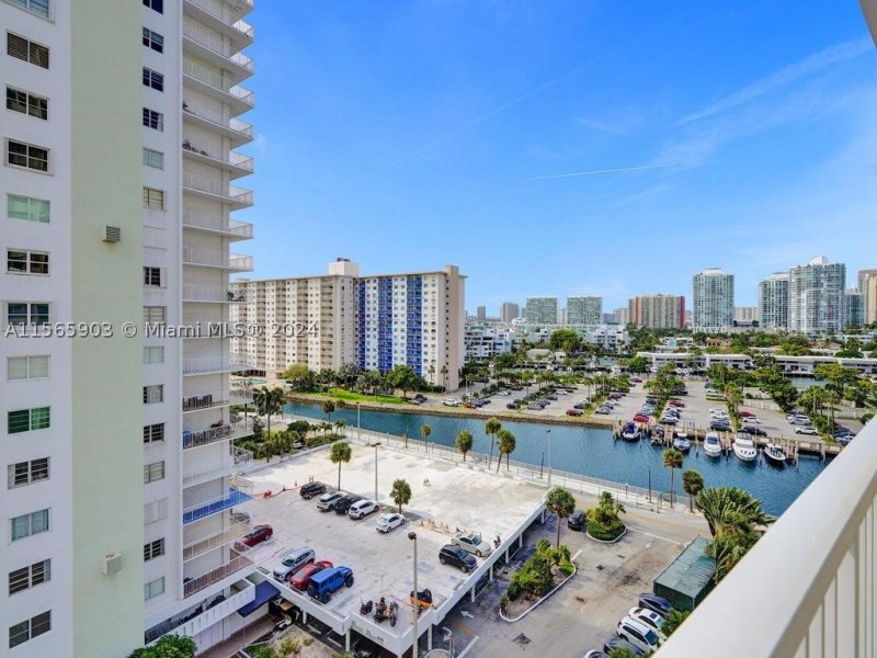 Apartment for rent at Arlen House 906