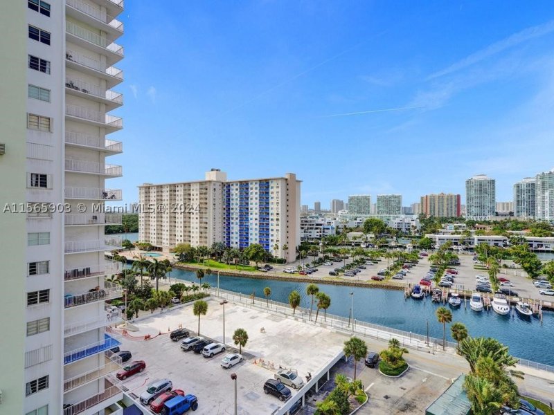Apartment for rent at Arlen House 906