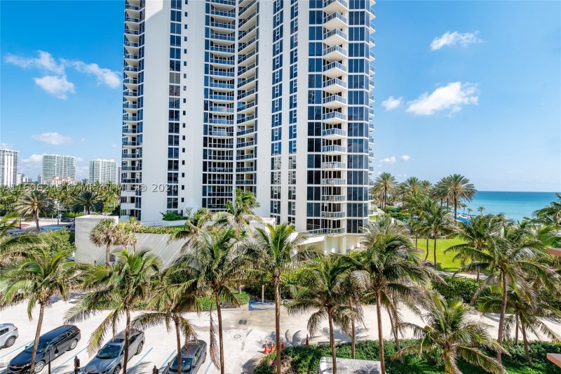 Apartment for rent at Aventura Beach Club 318