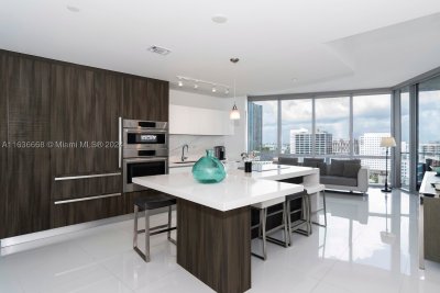 Paramount Miami WorldCenter Apt #1710