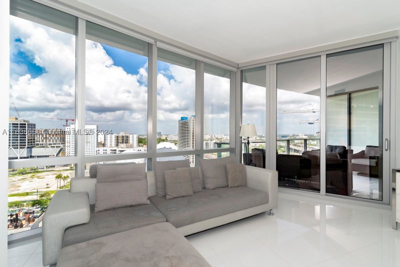 Condo for sale at Paramount Miami WorldCenter 1710