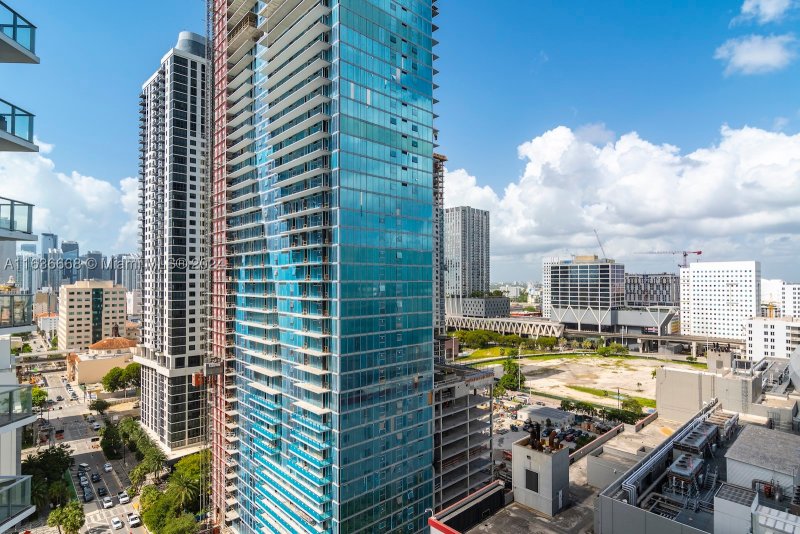 Condo for sale at Paramount Miami WorldCenter 1710