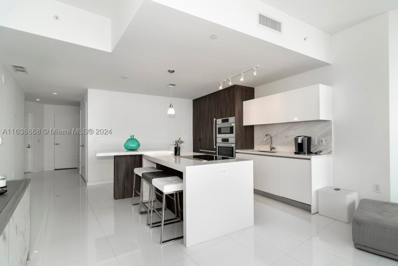 Condo for sale at Paramount Miami WorldCenter 1710