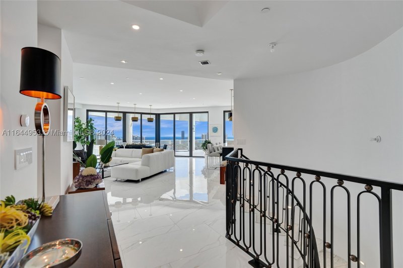 Condo for sale at 3000 Williams Island PH-4