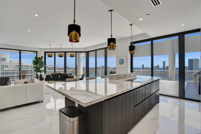 Condo for sale at 3000 Williams Island PH-4