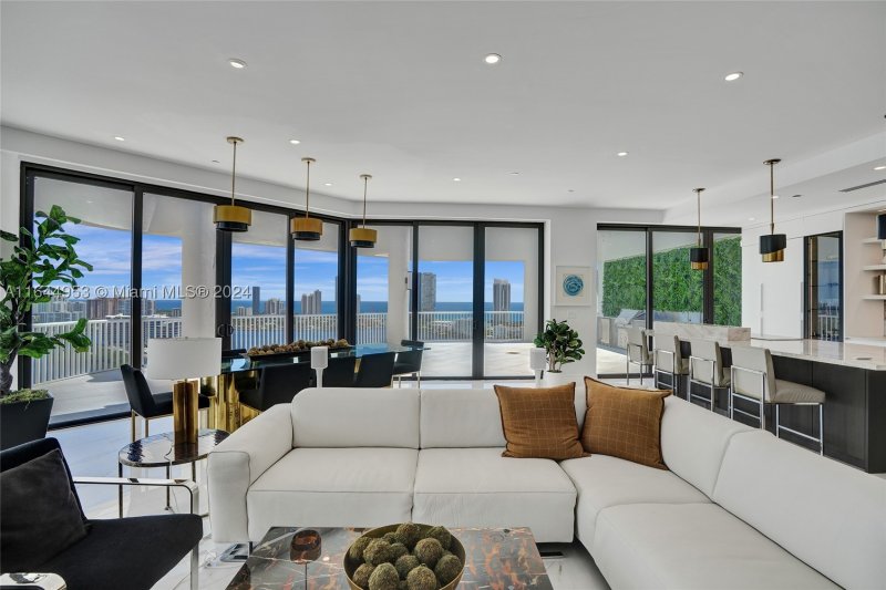 Condo for sale at 3000 Williams Island PH-4