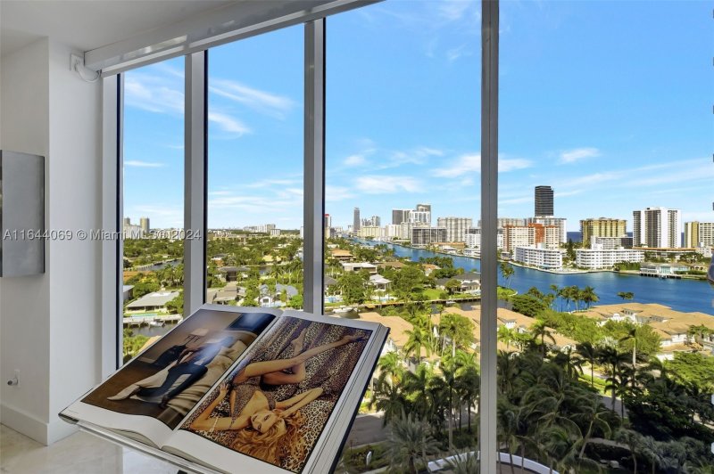Comprar apartamento en Atlantic One at The Point 1204
