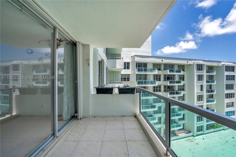 Comprar apartamento no Seacoast 5151 925