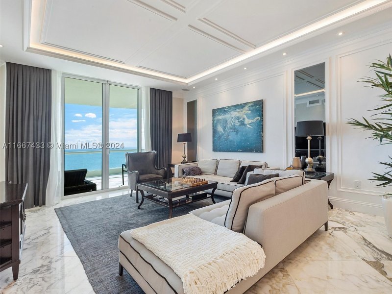 Apartment for rent at Turnberry Ocean Colony 2602