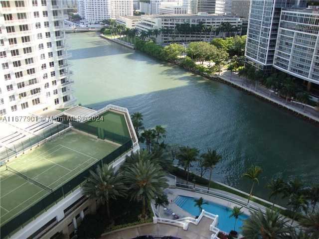 Comprar apartamento no Carbonell 1701