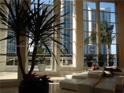Comprar apartamento no Carbonell 1701
