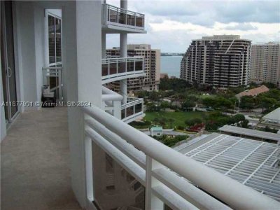 Comprar apartamento no Carbonell 1701