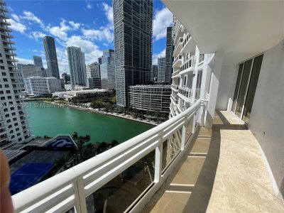 Comprar apartamento no Carbonell 1701