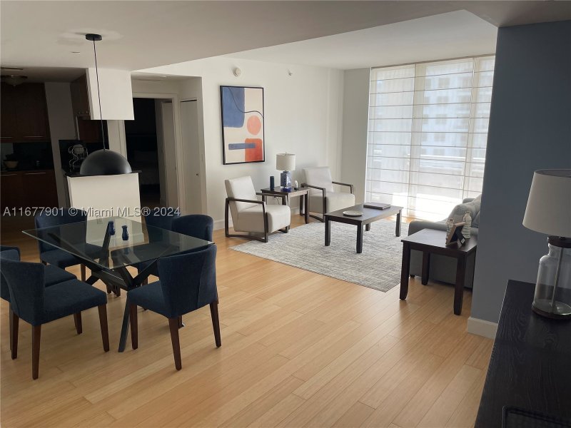 Comprar apartamento no Carbonell 1701
