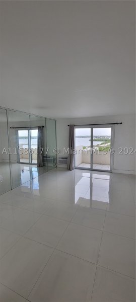 Comprar apartamento en Bayshore Yacht Tennis Club 514
